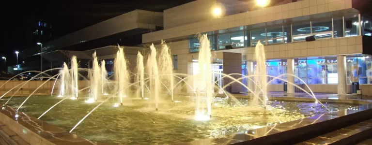 Poslovni i sportski centar Millenium — ulaz u objekat, Vršac