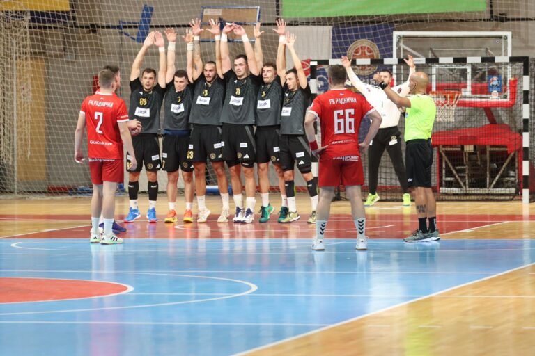 Rukometni klub Dinamo — trening u sali, Pančevo