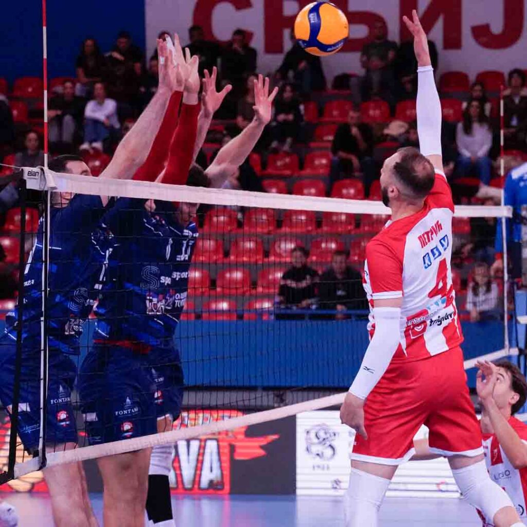 Odbojkaški klub Crvena Zvezda — trening u sali, Beograd (Savski venac)