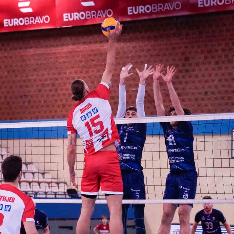 Odbojkaški klub Crvena Zvezda — trening u sali, Beograd (Savski venac)