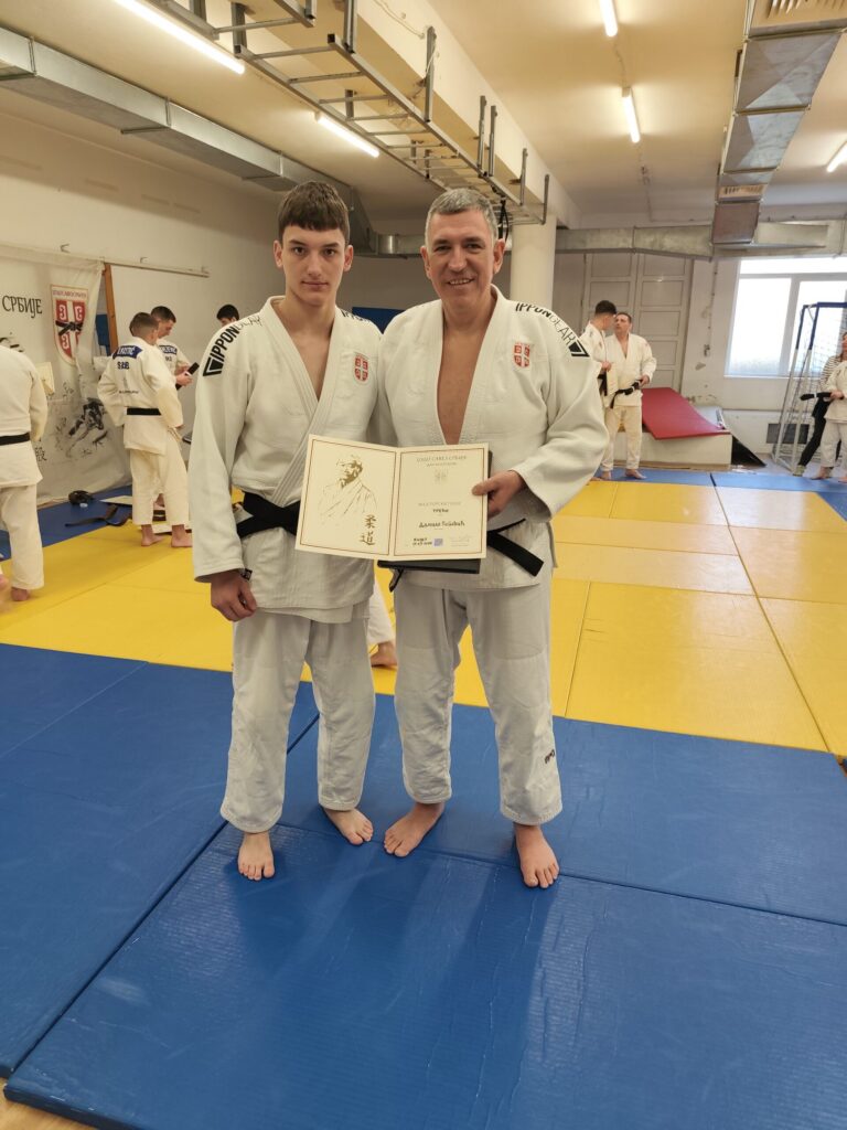 Džudo klub SU „Bulbulder D.L.V.S“ — trening u sali, Beograd