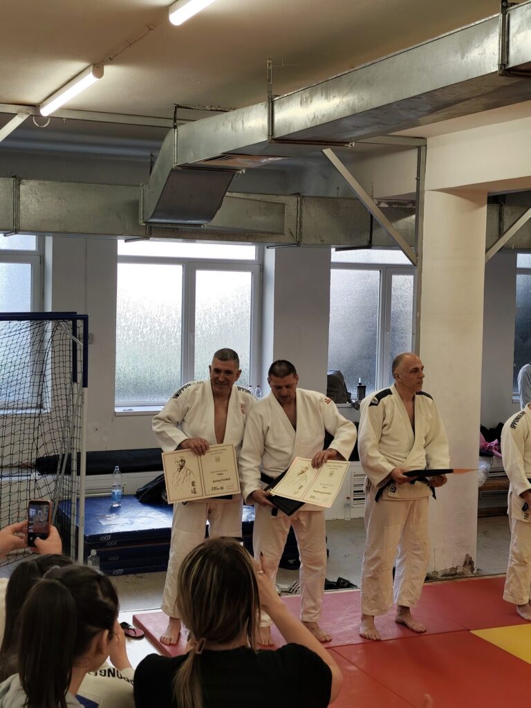 Džudo klub SU „Bulbulder D.L.V.S“ — trening u sali, Beograd