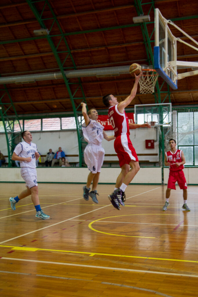 Beogradski košarkaški klub Radnički — trening u sali, Beograd (Zvezdara)