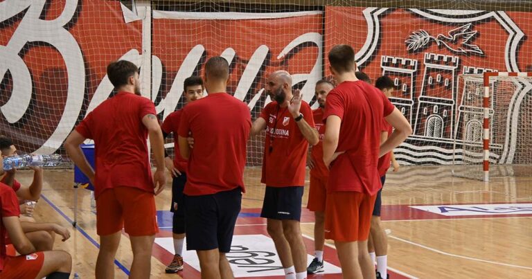 Odbojkaški klub Vojvodina NS seme — trening u sali, Novi Sad