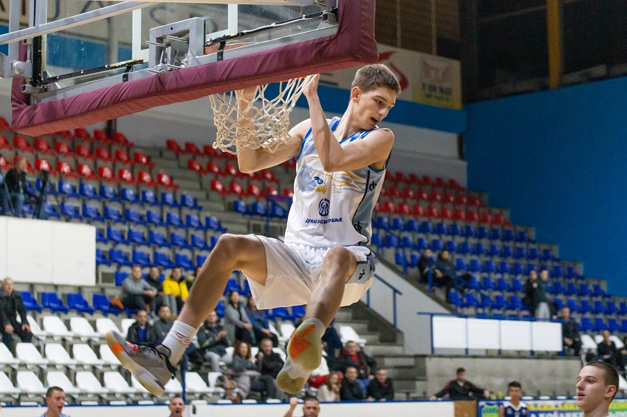 Košarkaški klub Mladost — trening u sali, Beograd (Zemun)