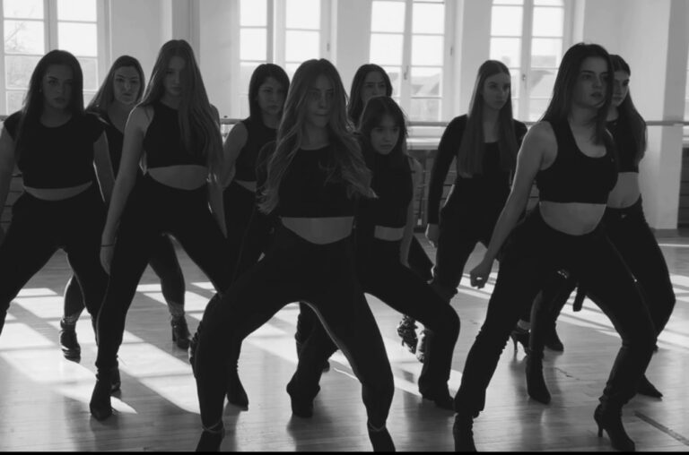 Plesni klub Dare to Dance — trening u sali, Beograd (Savski venac)