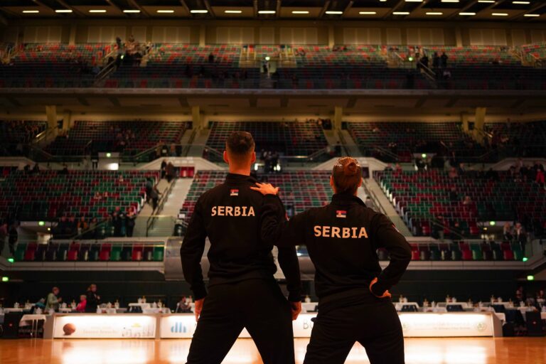 Plesni centar Vračar — trening u sali, Beograd (Vračar)
