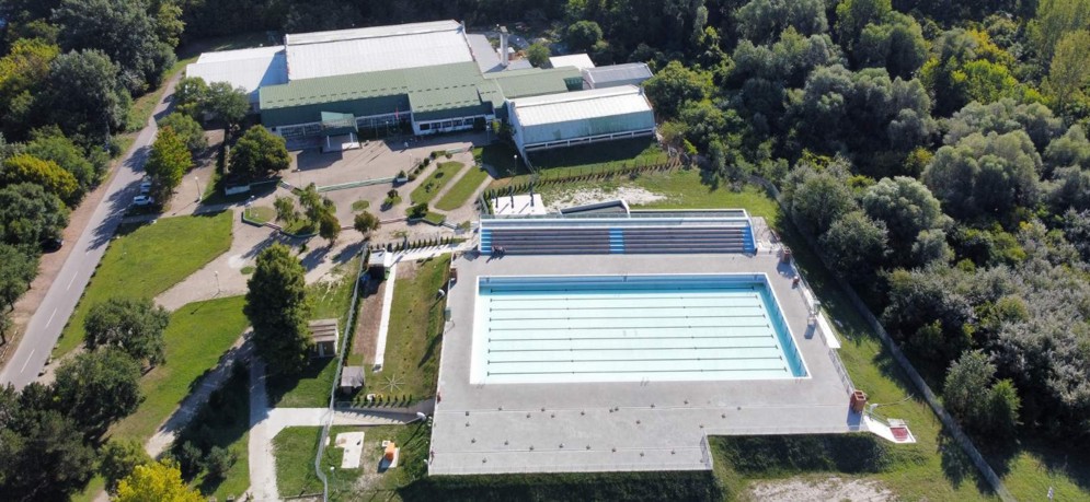 Sportsko rekreativni centar Tikvara — ulaz u objekat, Bačka Palanka