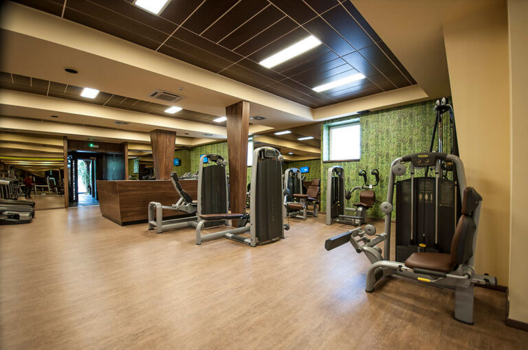 Cafe bar & gym Mr. Hill