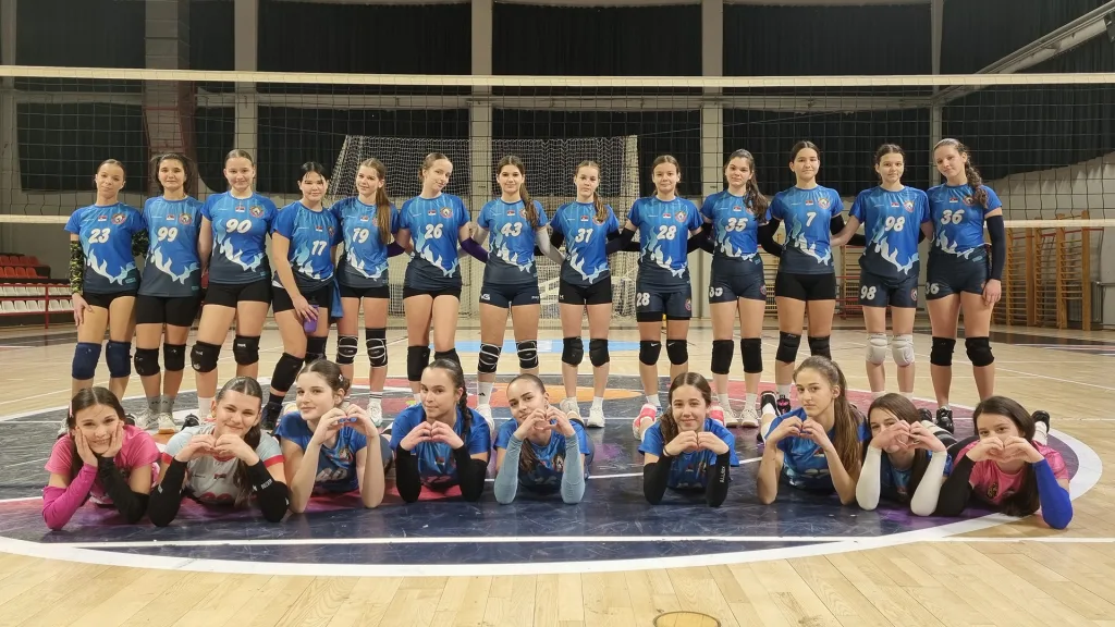 Odbojkaški klub Stampedo — trening u sali, Niš