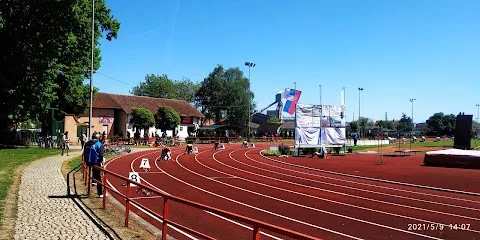 Atletski stadion Sremska Mitrovica — fotografija objekta, Sremska Mitrovica