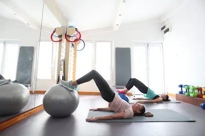Korektiva - fitness-trening snage, pilates, yoga, masaže, korektivne vežbe, presoterapija — fotografija objekta, Zvezdara