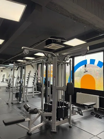 Non Stop Fitness Novi Beograd, Bulevar maršala Tolbuhina 38 — fotografija objekta, Novi Beograd