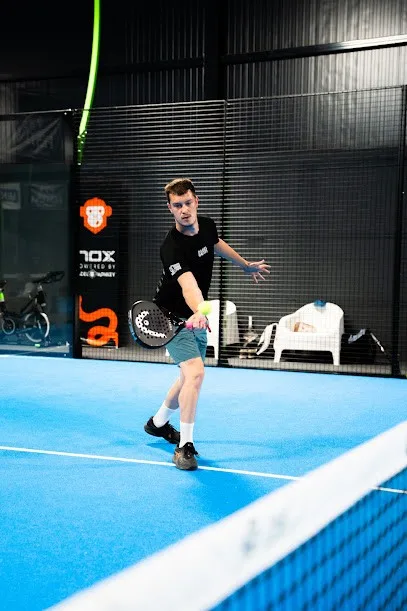 Ognjen Dimitric Padel Trener — fotografija objekta, Rača