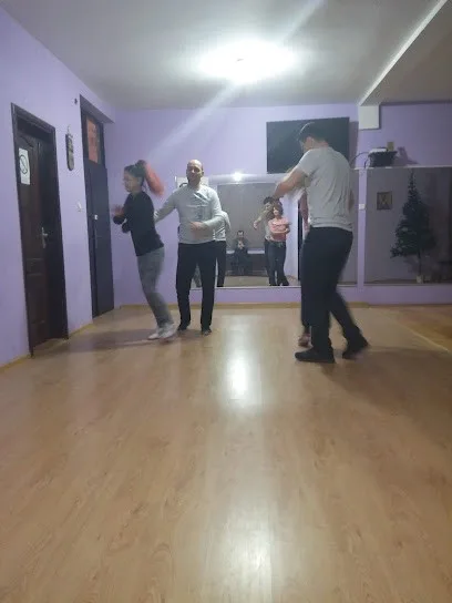 Skola Plesa Salsa Baile Peligroso — fotografija objekta, Šabac