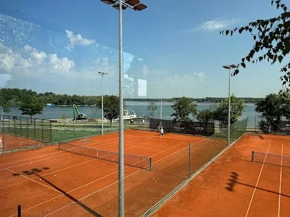 Tipsarevic Tennis Academy — fotografija objekta, Stari grad