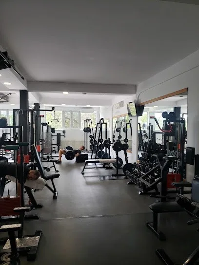 Ultima Gym – teretana, karate, mma — fotografija objekta, Beograd (Rakovica)