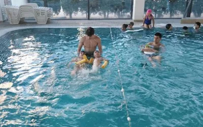 Škola plivanja Aqua Hollywood Ledine – Surčin