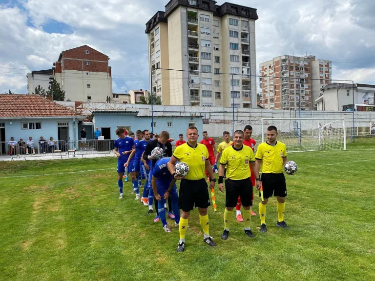 Fudbalski klub Jedinstvo Surčin – Omladinska škola — trening u sali, Beograd (Surčin)